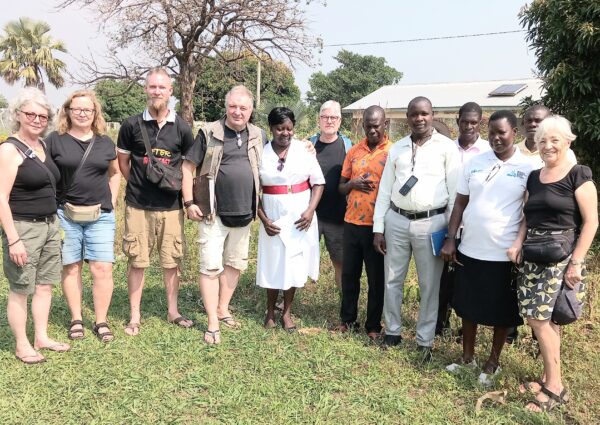 Hörgeräte und Hörstudio für bedürftige Menschen in Uganda