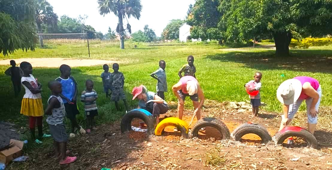 Children on the tyre course